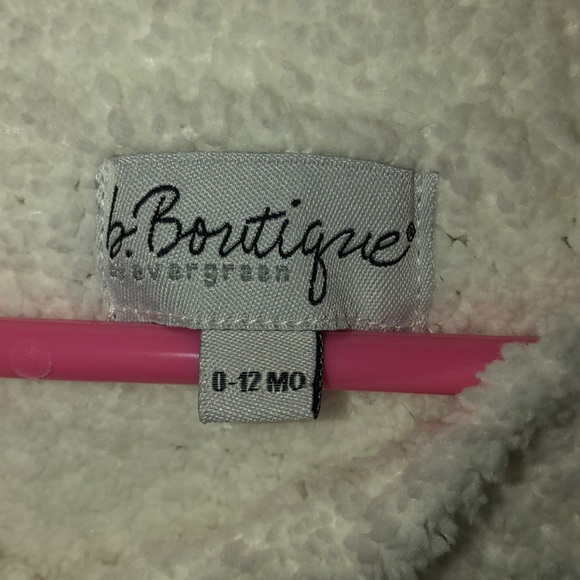 White sweater with button closure and matching hat - Picture 6 of 6